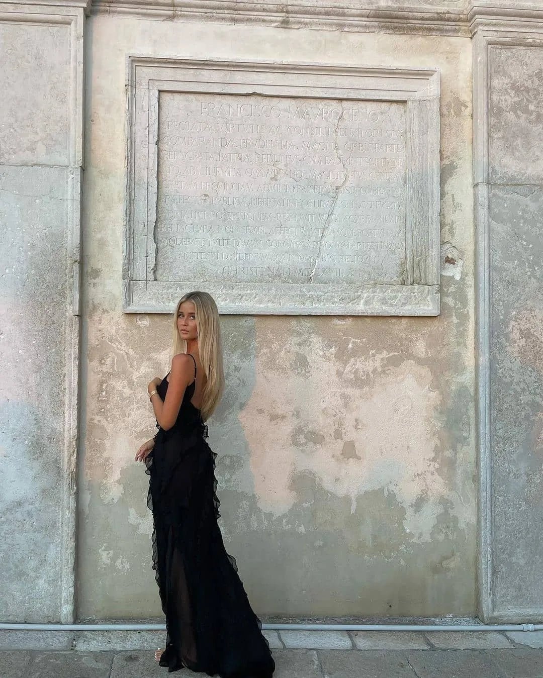 Mia | Elegant Ruffle Backless Maxi Dress - Emma's Dresses